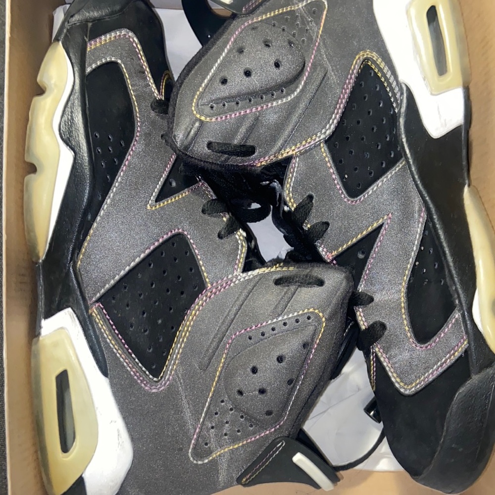 Air Jordan 6 Retros Size M 8.5
